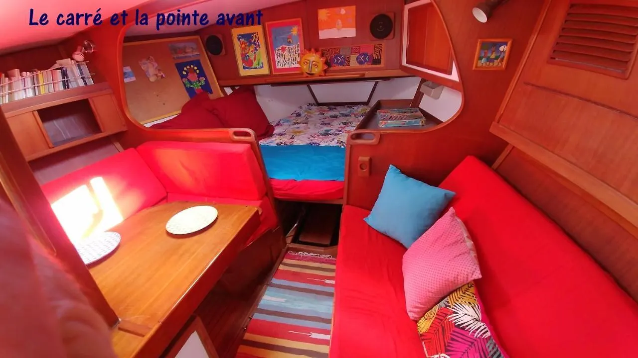 Botel Hotel Bateau Kyma Sainte-Anne